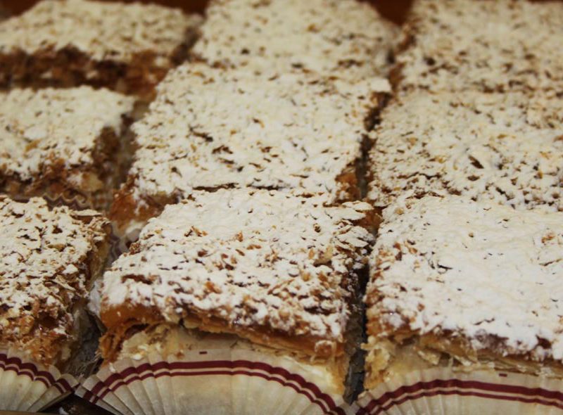 Milhojas de Crema, Nata y Almendra