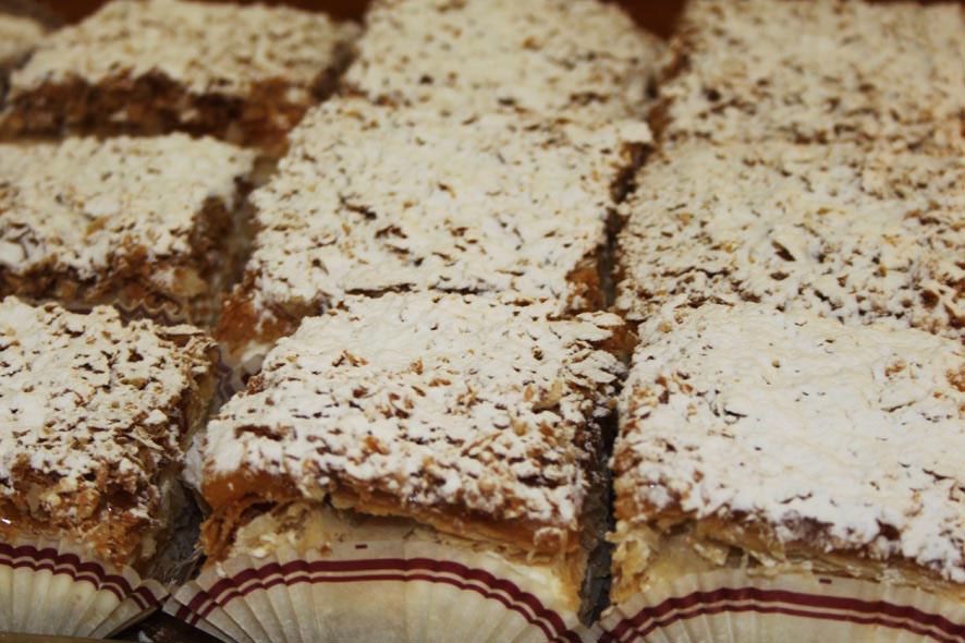 Milhojas de Crema, Nata y Almendra