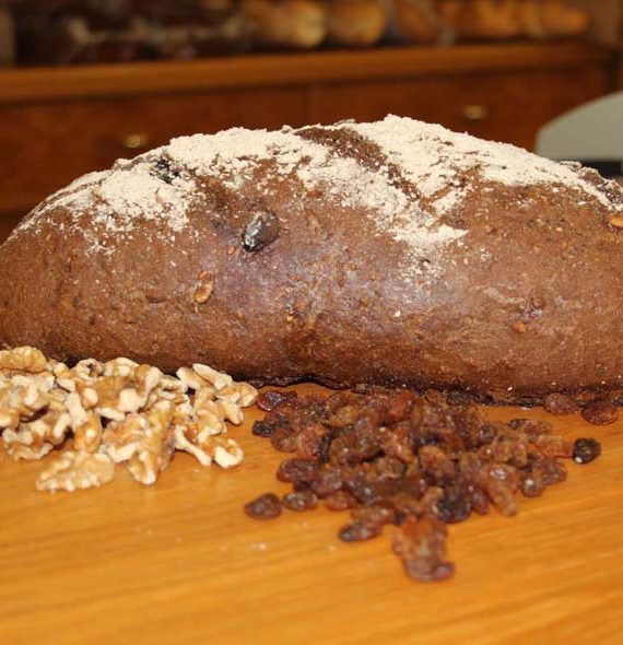 Pan de Centeno con Nueces, Pasas y Miel