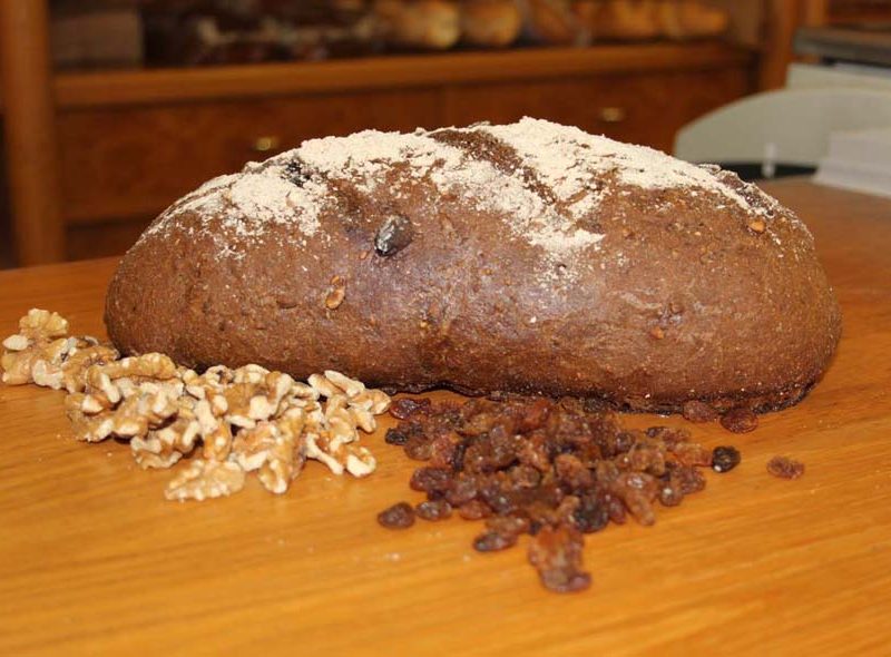 Pan de Centeno con Nueces, Pasas y Miel