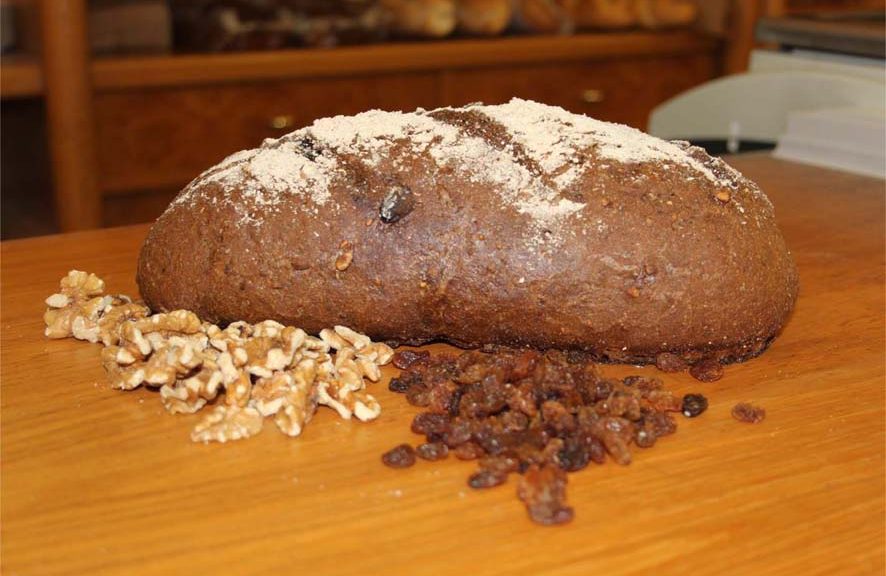 Pan de Centeno con Nueces, Pasas y Miel